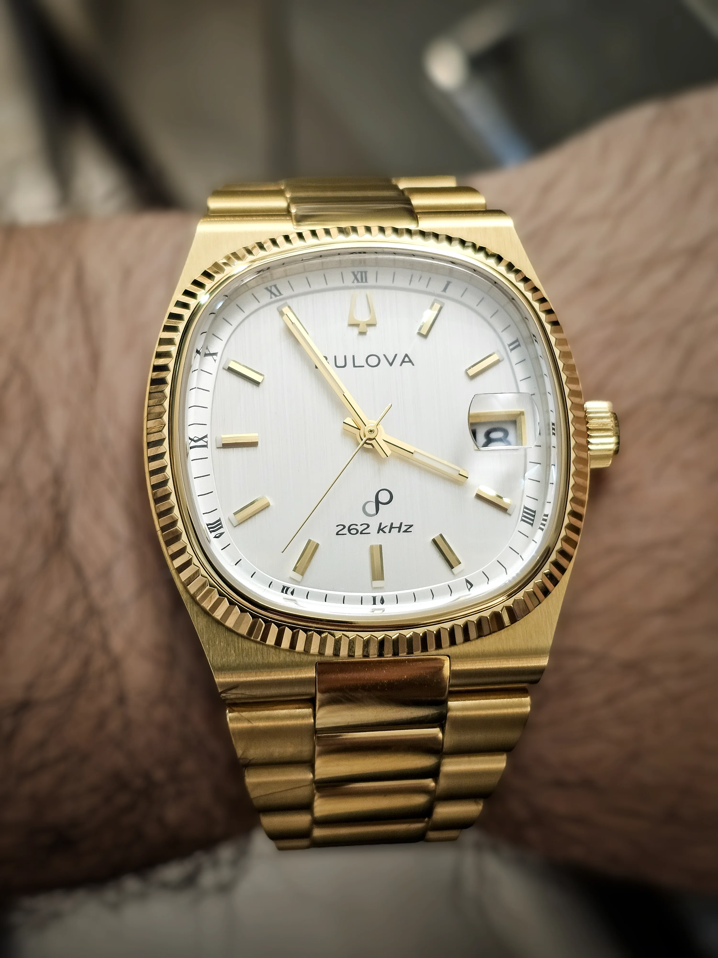 Bulova Super Seville 262kHz Gold Tone 38mm - 97B223 - Image 1