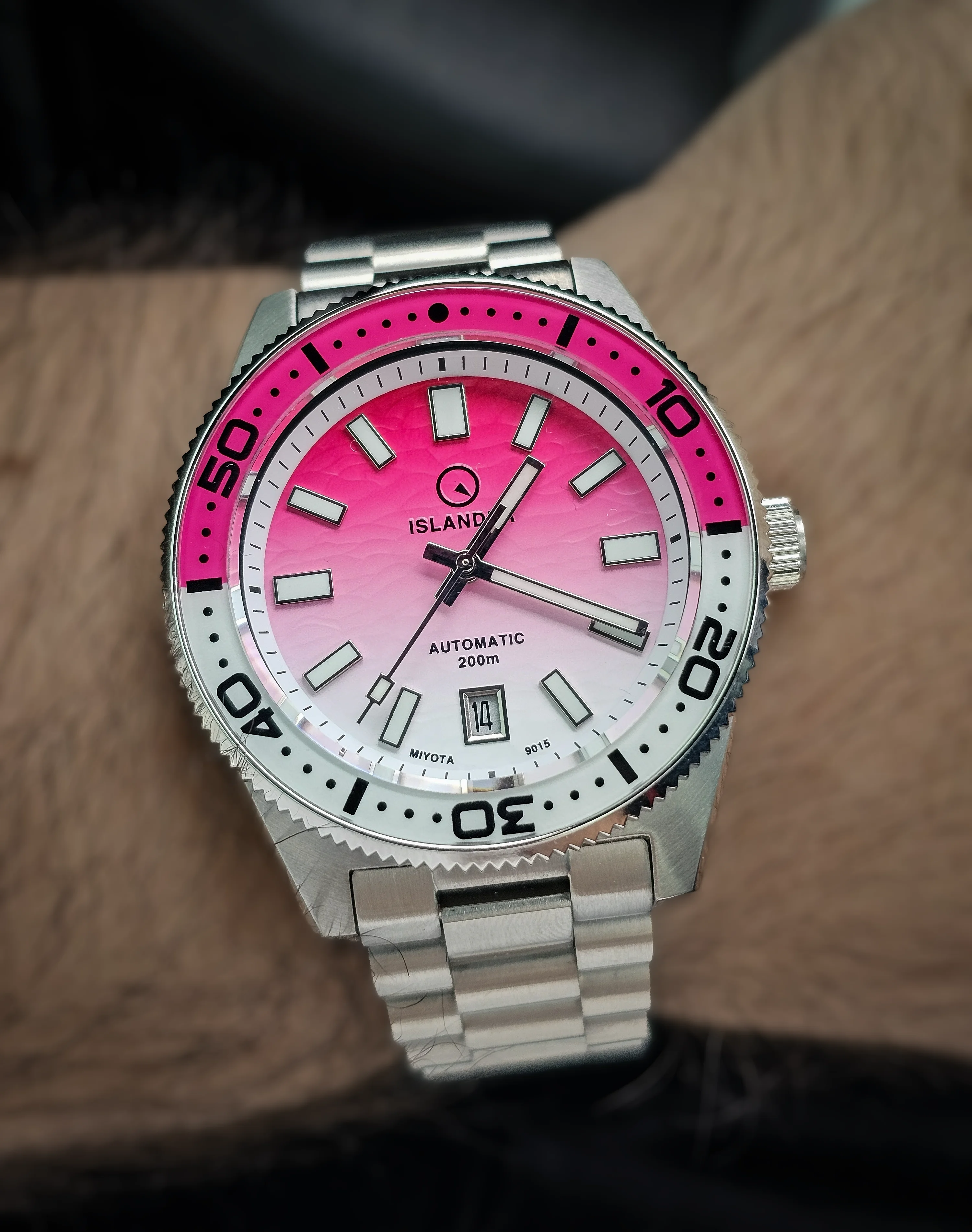 Islander Northport ISL-258 Pink Ripple - Pre-Owned Excellent - Image 1